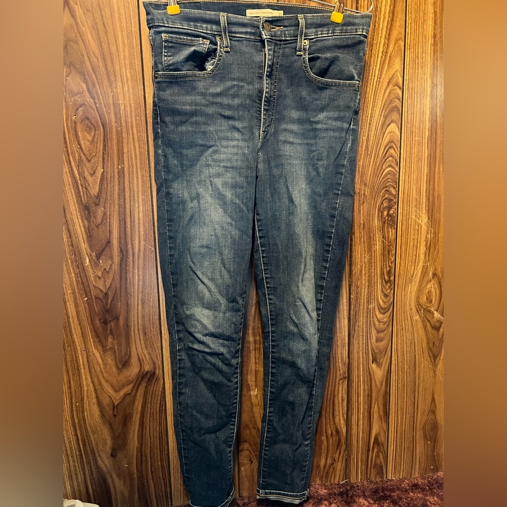 Levi’s dark wash Mile High Skinny Jeans